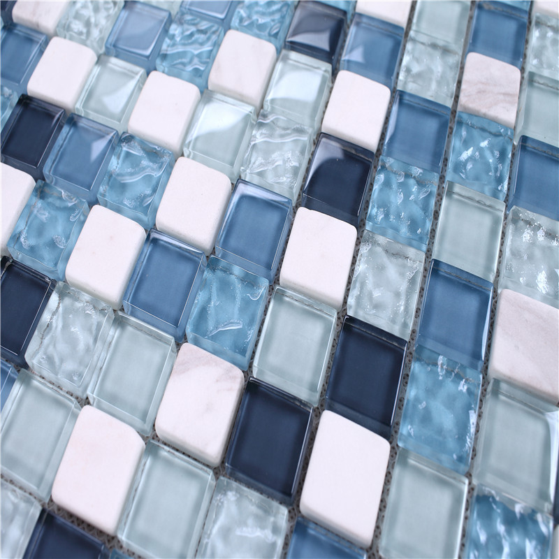 浴室シャワートイレ壁と床タイルのための装飾的なデザイン正方形のブルーガラスタイル