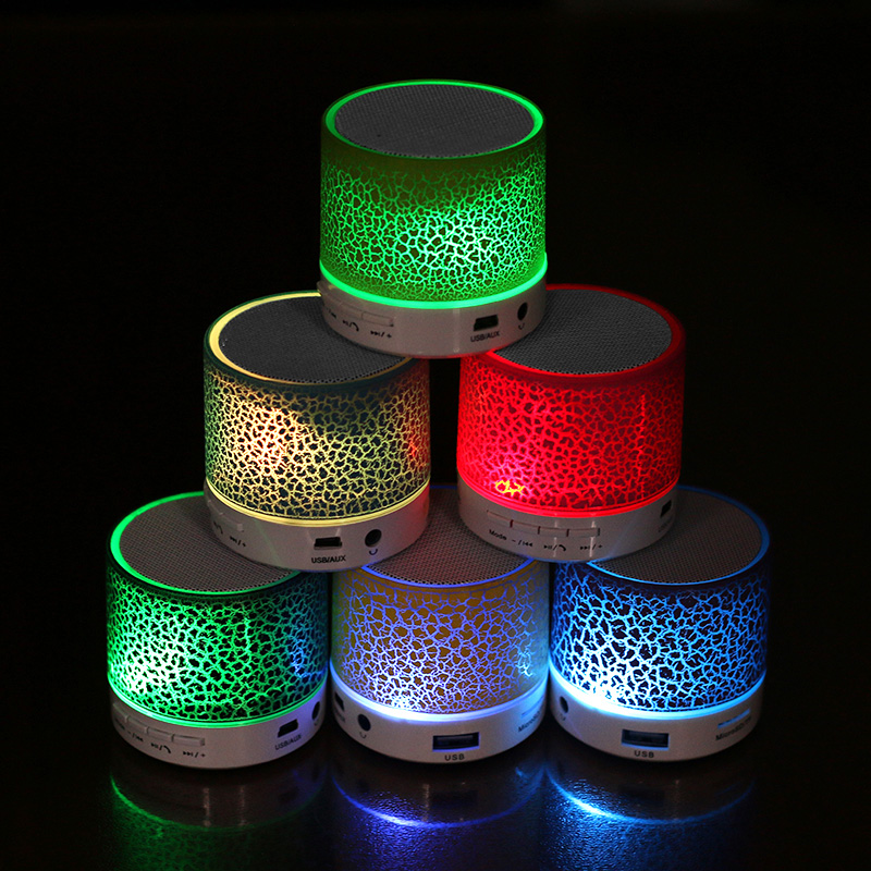 ホット販売カラフルなマイクロポータブルミニワイヤレススピーカースタンド、LEDラウンドワイヤレススピーカー