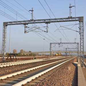 鉄道のカテナリーとポータル