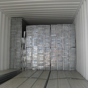 210幅6mmの穴を持つ亜鉛メッキされた足場の鋼板