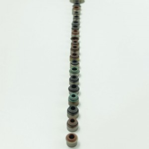 様々なサイズのOEMバルブステムシールオイルシールオートバイとオートバイのエンジン