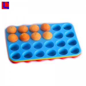 ゴム成形機による射出成形金型によって製造された高品質のシリコーンケーキ型