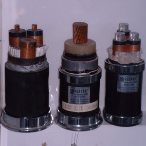 金属の外装220kv 110kvが付いている銅/アルミニウム300mm 400mmの単芯ケーブル