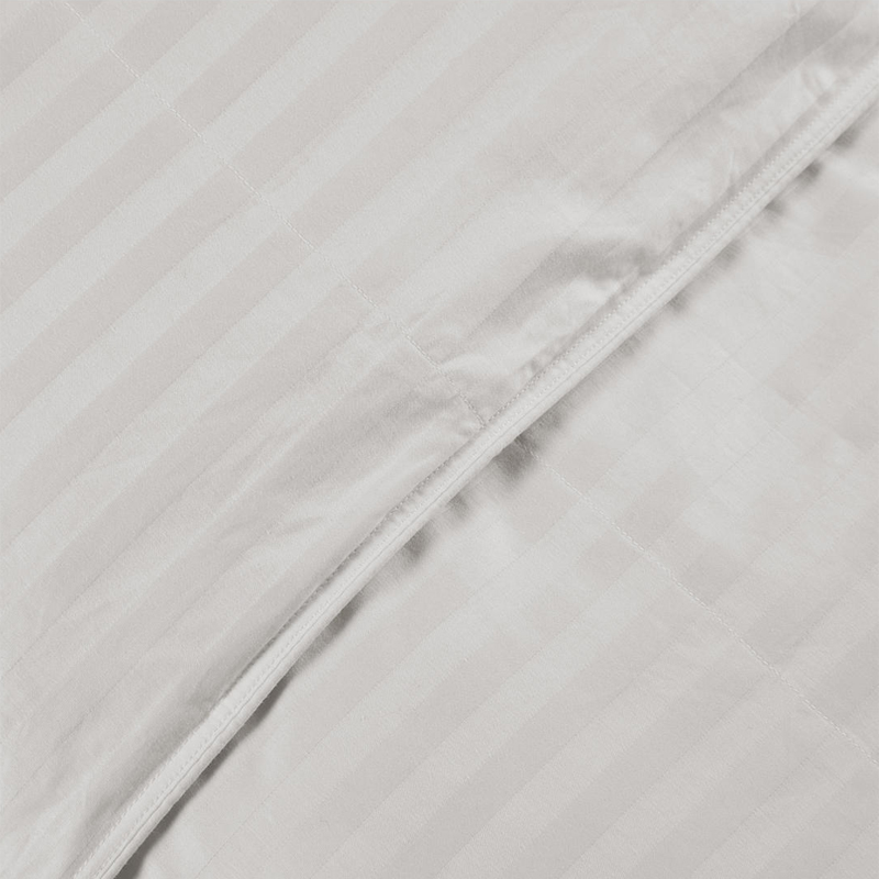 1cmのダマスク織の縞の生地が付いている90％の白いアヒルの羽毛布団