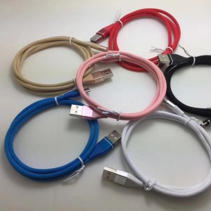 カラフルな編組データケーブルマイクロUSB、タイプC、iPhone電光充電と同期のための急速充電円形アルミニウムハウジングUSBケーブル