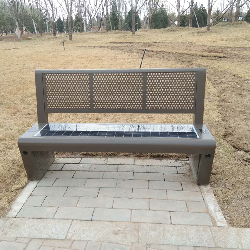 無線充満が付いている太陽公園のベンチの公共の通りの座席