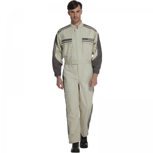 作業服は購入するのではなく、カスタマイズする必要があります