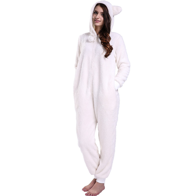 動物の耳が付いている女性のクリーム色のOnesieのパジャマ