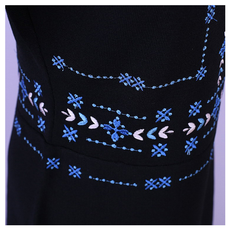 カスタマイズされた夏の刺繍ダイヤモンドの女性黒のニットのセータードレス