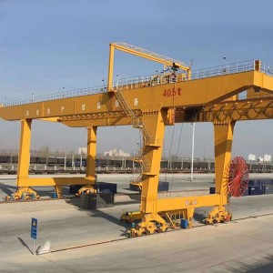 U字型2桁ガントリークレーン