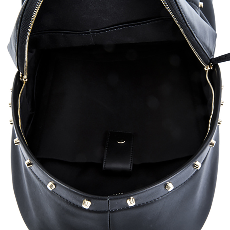 18SA-6841Fスタッド装飾ブラックトップ品質フロントジッパーポケットシンプルなスタイル本革バックパック男性用ラップトップポケット付き