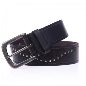 HD0823--Personalizはスタッド付きの本革ベルトをカスタマイズしました