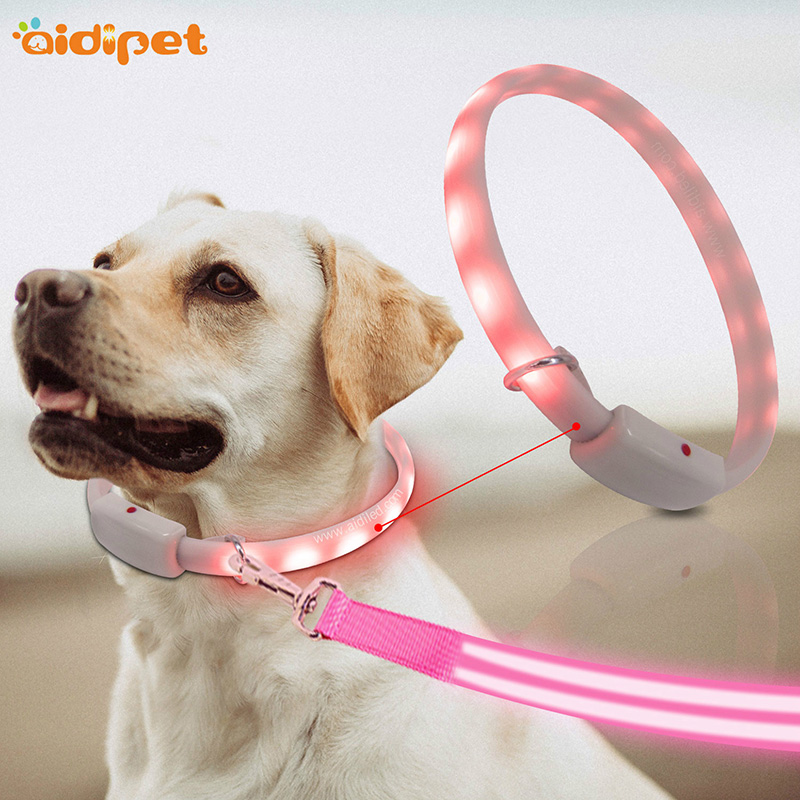 ペットギフトのシリコーンは多彩な犬の首輪LED電子犬の首輪を個人化しました
