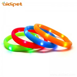 注文の個人化されたロゴの調節可能なシリコーンは供給を作るペット犬のつばを導きました