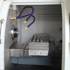 販売サービスの後の2pcsを使ってチャックの金属の横のCNC旋盤1年を集めて