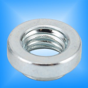 セルフクリンチナット