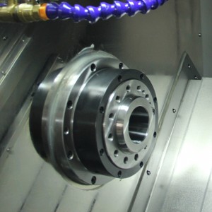 サイドミリングまたはエンドミリングを備えたロングトラベルCNC旋盤