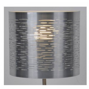 レーザーカットシェード付きのモダンなテーブルランプ