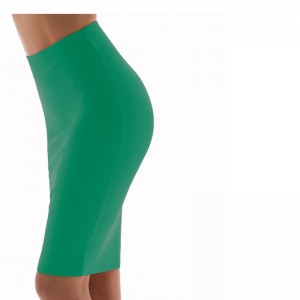 女性のオフィスドレス