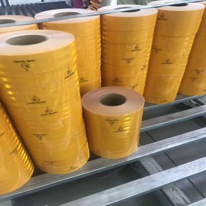 ヌブ反射テープ