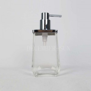 クリアガラスのバスルームアクセサリーセット