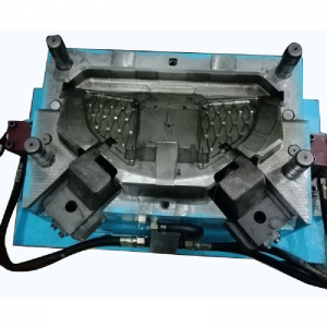 カーランプパネル金型