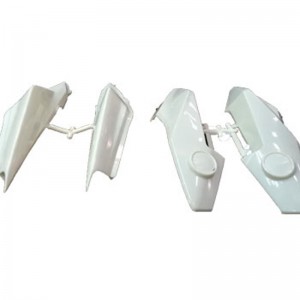 オートバイの左右のトリムプレート