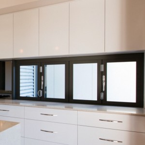 BIフォールドウィンドウ