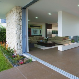 キャビティスライディングドア