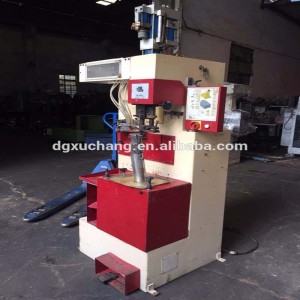 Brustiaの女性の女性のかかとの釘付け靴製造機インド