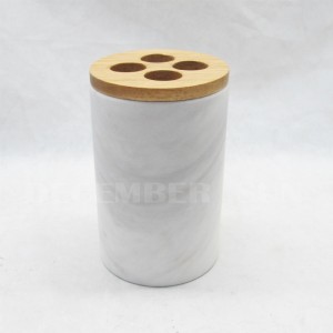 木製パーツ付きの白い大理石のバスルームアクセサリーセット