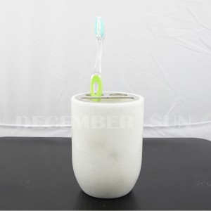 真っ白な大理石のバスセット