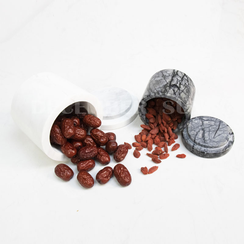 ふた付きの大理石の瓶