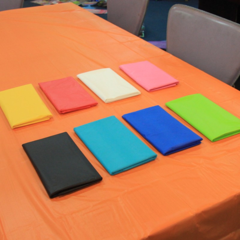 イベントの装飾＆ホーム使用のためのソリッドカラープラスチック長方形のディナーテーブルクロステーブル