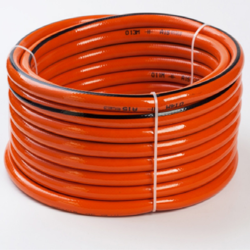 編組されたカラフルな柔軟な繊維は、プラスチックPVCガーデンウォーターホースを強化します