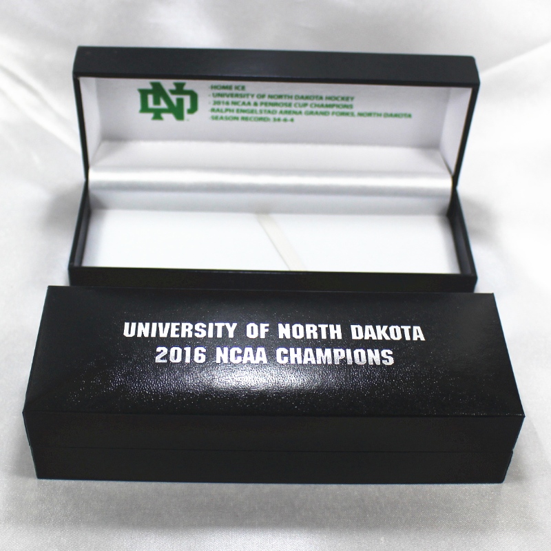 140×35 mmの複数のバッジ、ペンとネックレスなどのためのアイテムV - 12 L長方形革のペーパー・ボックス。160 * 58 * 40、重さ約120 g