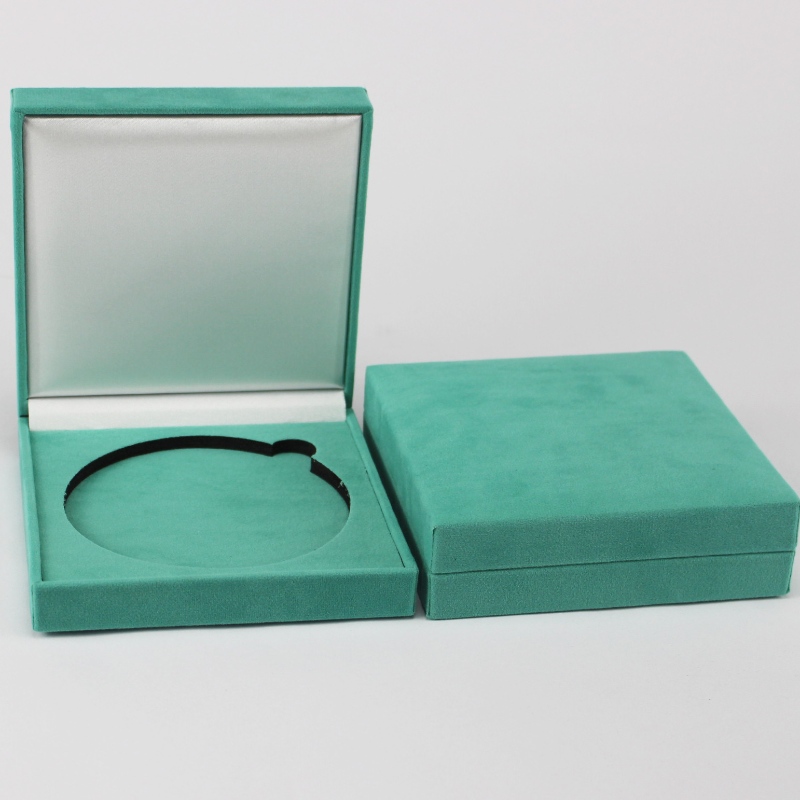 アイテムV-22S 90 * 90mmコイン、バッジ＆メダルなど用の正方形のフランネルボックスmm.128 * 128 * 34、重量約170g