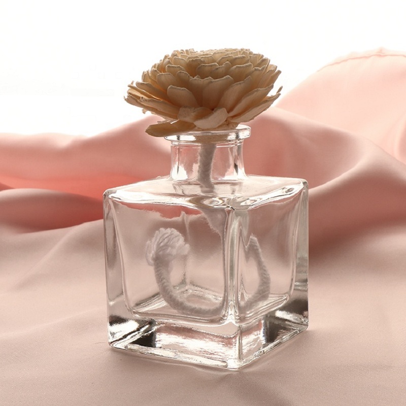 良質の藤はパーソナルケアのためのリード拡散器のガラスビンを付けます