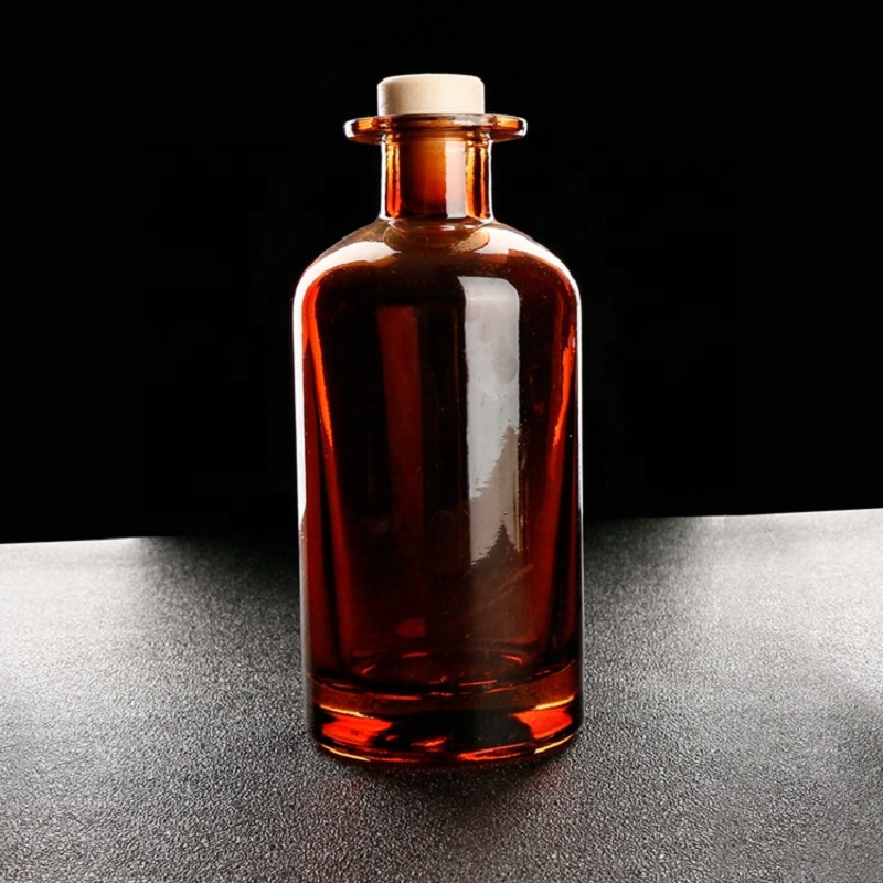 高品質の色付きリードディフューザーガラスボトル