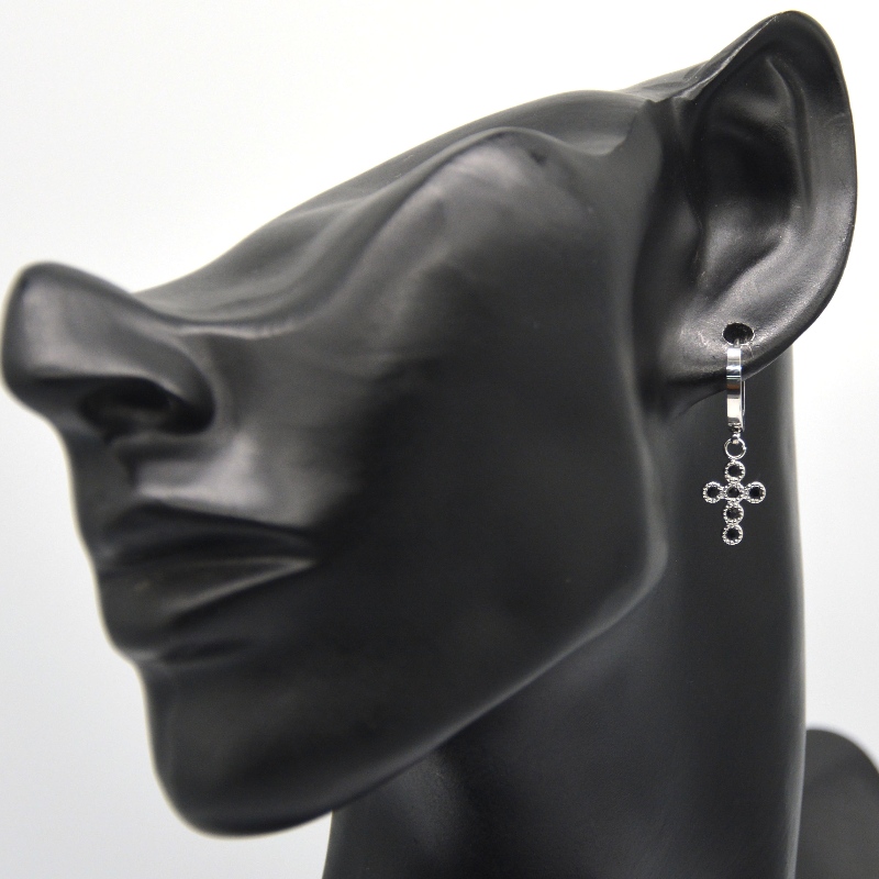 シルバークロスイヤリングキュービックジルコニアネイルセッティングスモールサークルイヤリングぶら下がりクロスユニセックス中国ルイファンバオジュエリー加工工場