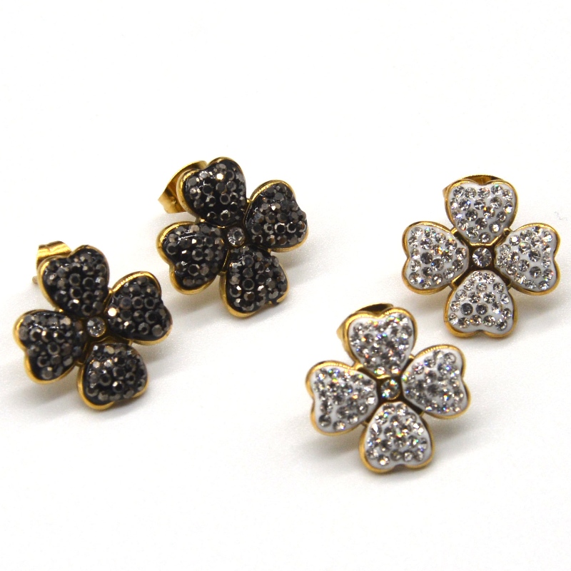 女の子と女性に適した四つ葉のクローバーのイヤリングは、ハート型の黒\/白のイヤリングが大好きです、中国Ruifanbaoジュエリー加工工場