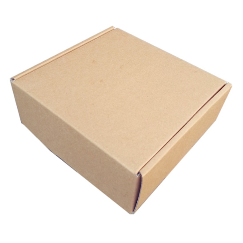 小さな茶色の配送ボックス小物用の梱包箱