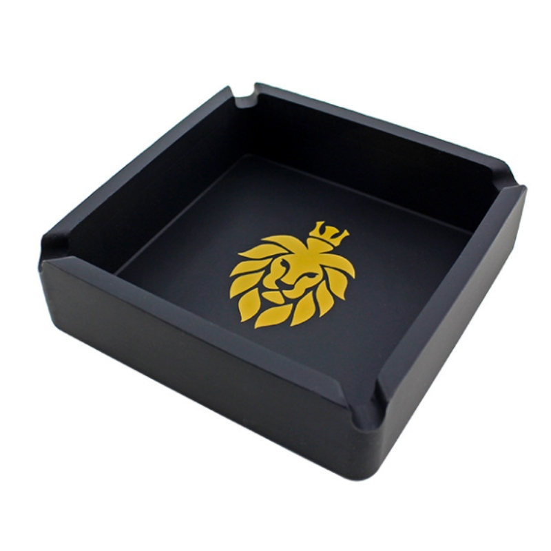 大きな印刷された正方形の灰皿