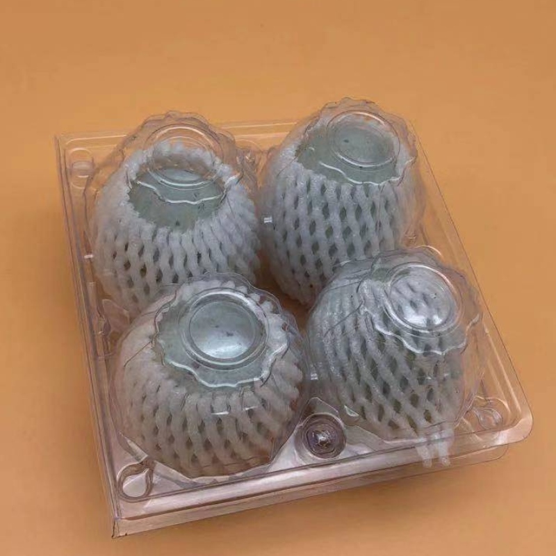 4個の卵用のプラスチックトレイ