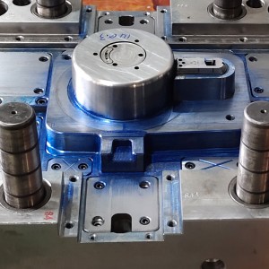 中国メーカーの射出成形金型プラスチック射出成形金型垂直2k射出成形金型