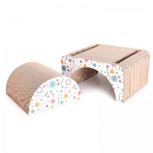 正方形のスツールと猫の掴み板の組み合わせ