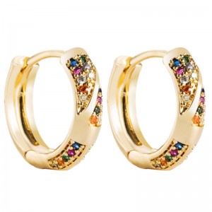 ヨーロッパとアメリカの民族スタイルのイヤリング創造的な幾何学的な中空のイヤリング女性の銅メッキの実金マイクロインレイドジルコンのイヤリング