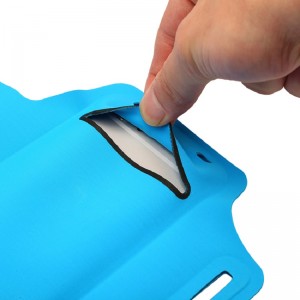 キーホルダーが付いているスポーツアームバンドユニバーサル屋外ランニングアームバンドワークアウト携帯電話バッグ