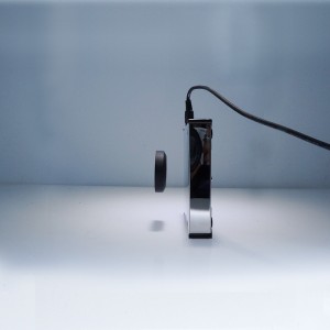 中断されたイヤリングクリスタルウォッチアイウェアブレスレット宝石サングラスジュエリーリングフローティング磁気浮上ディスプレイトレイ