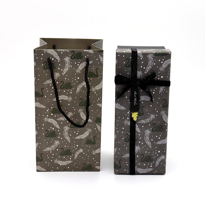 カラー弓リボンのふたと包装チョコレートのためのベースギフト紙箱